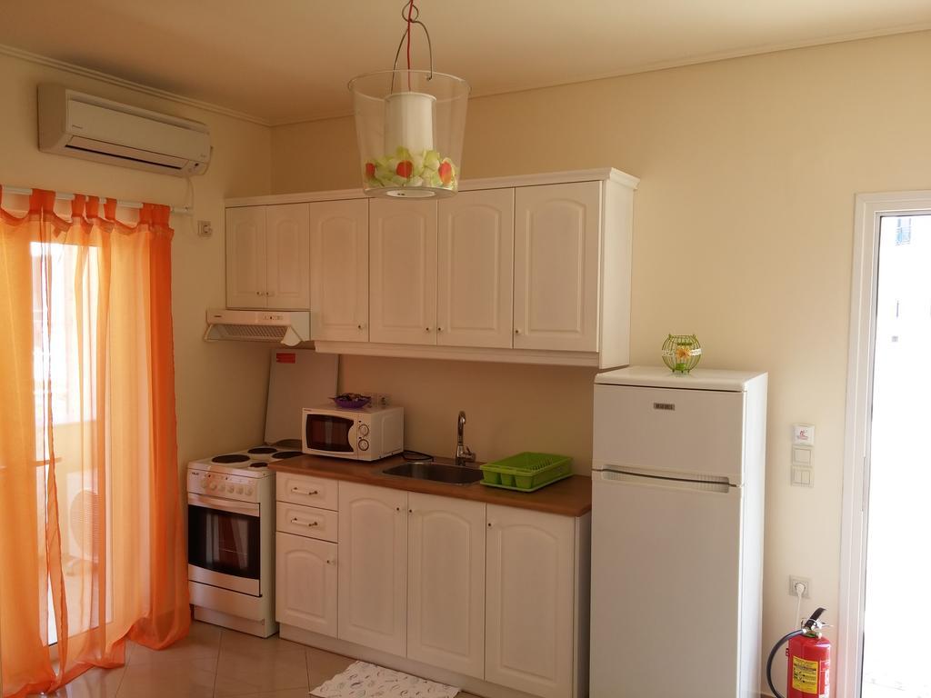 Villa Muses Poros Town Extérieur photo