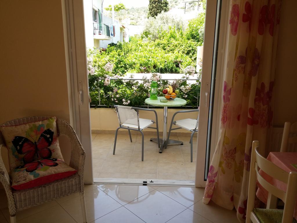 Villa Muses Poros Town Chambre photo