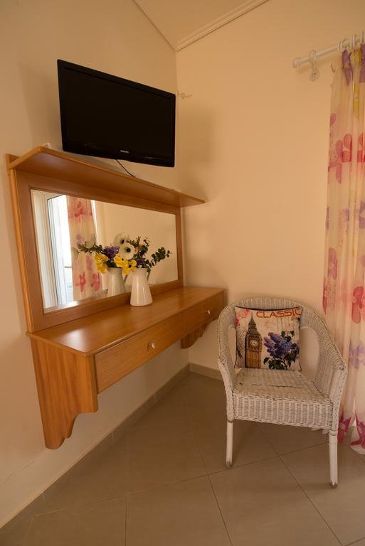 Villa Muses Poros Town Extérieur photo