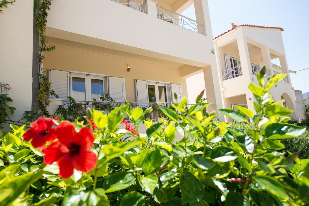 Villa Muses Poros Town Extérieur photo