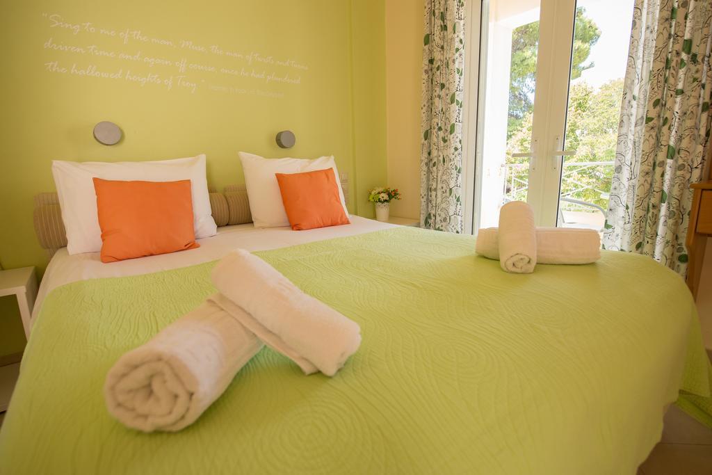 Villa Muses Poros Town Extérieur photo