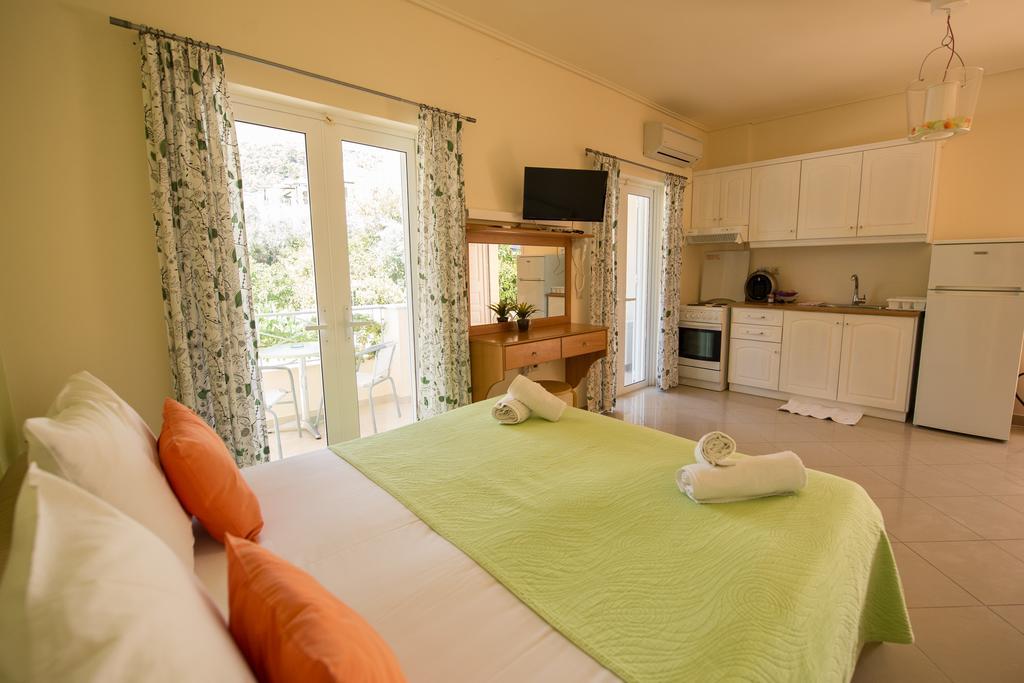 Villa Muses Poros Town Extérieur photo