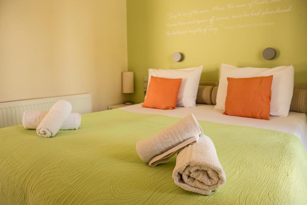 Villa Muses Poros Town Extérieur photo