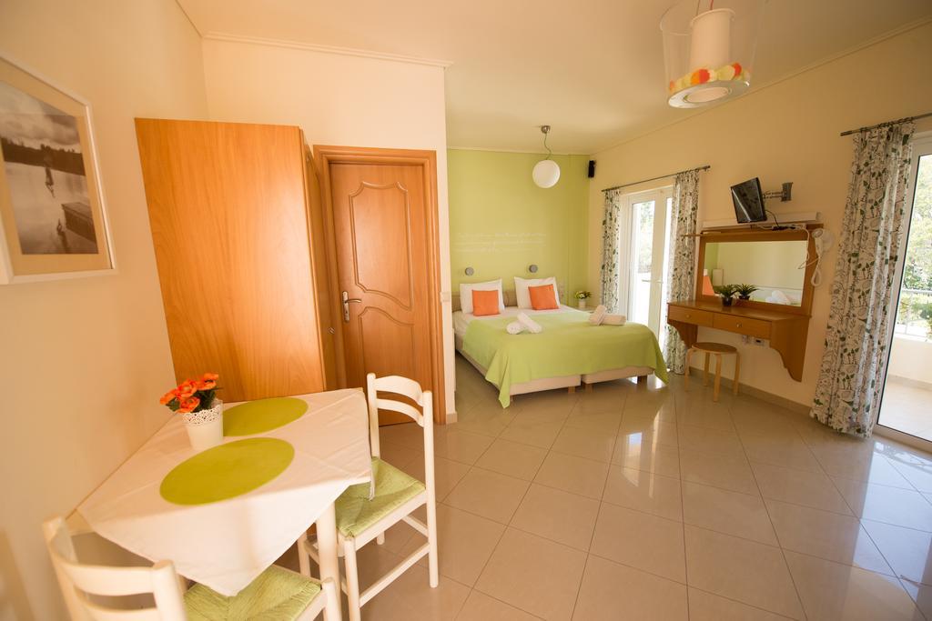 Villa Muses Poros Town Extérieur photo