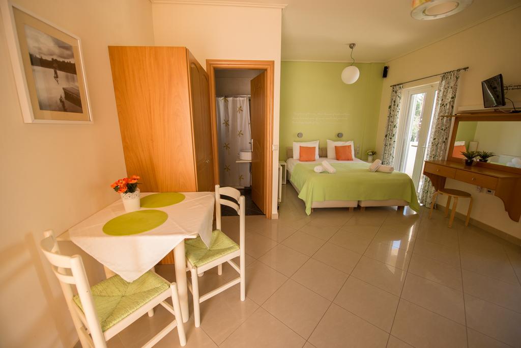 Villa Muses Poros Town Extérieur photo