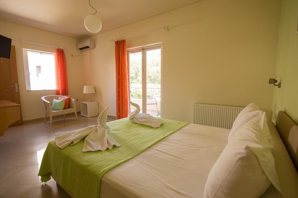 Villa Muses Poros Town Extérieur photo