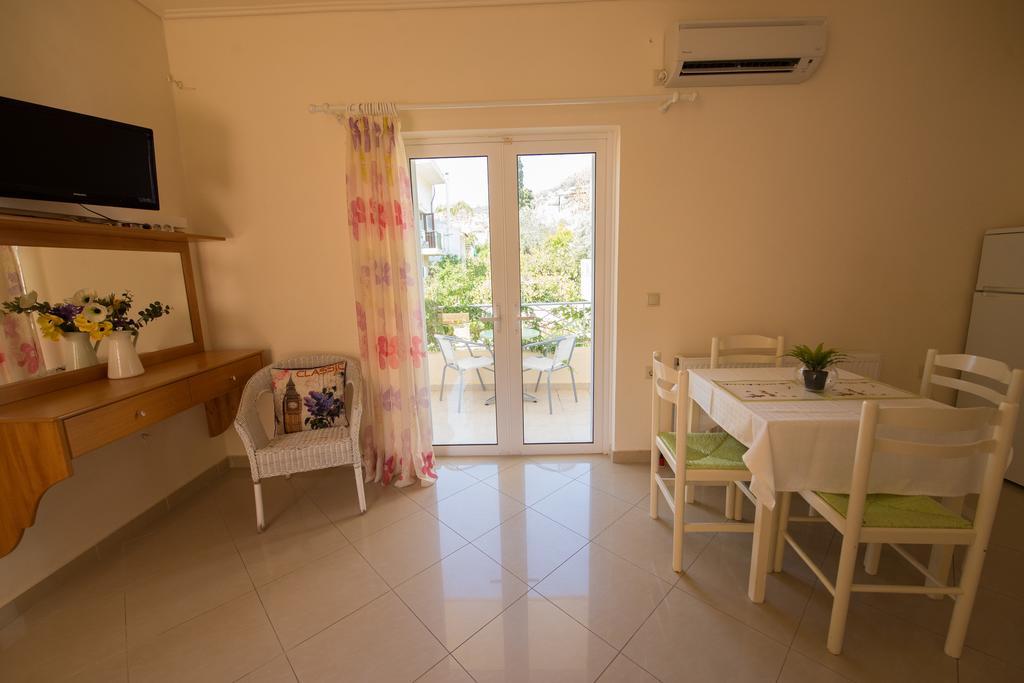 Villa Muses Poros Town Extérieur photo